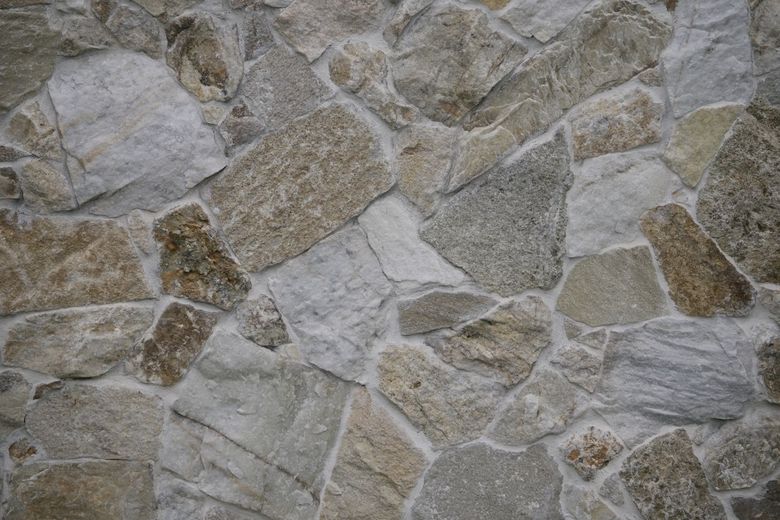 Идея 2: Какие натуральные материалы реально работают в квартире, а не только