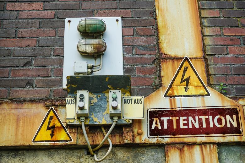 Какие альтернативы штроблению существуют и в чём их плюсы?